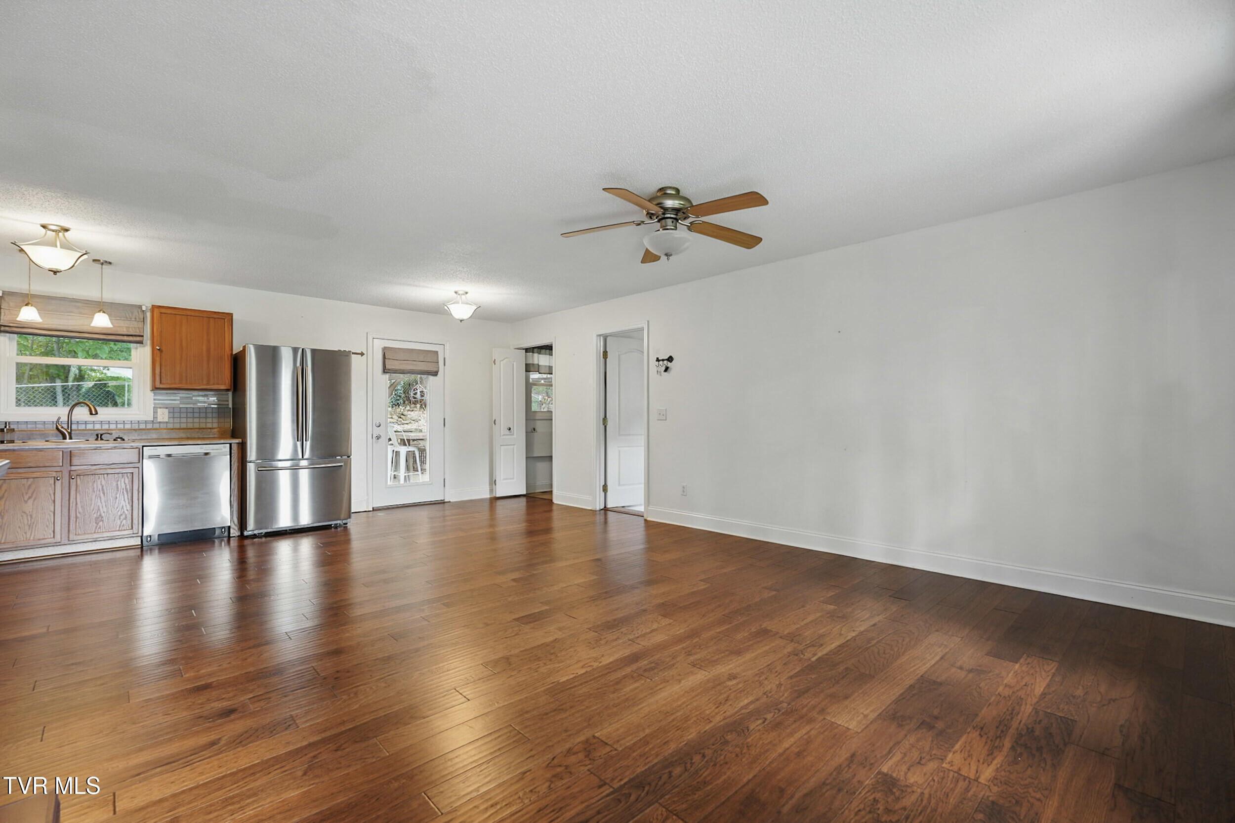 114 Hall Rd Rd, Jonesborough, Tennessee image 5