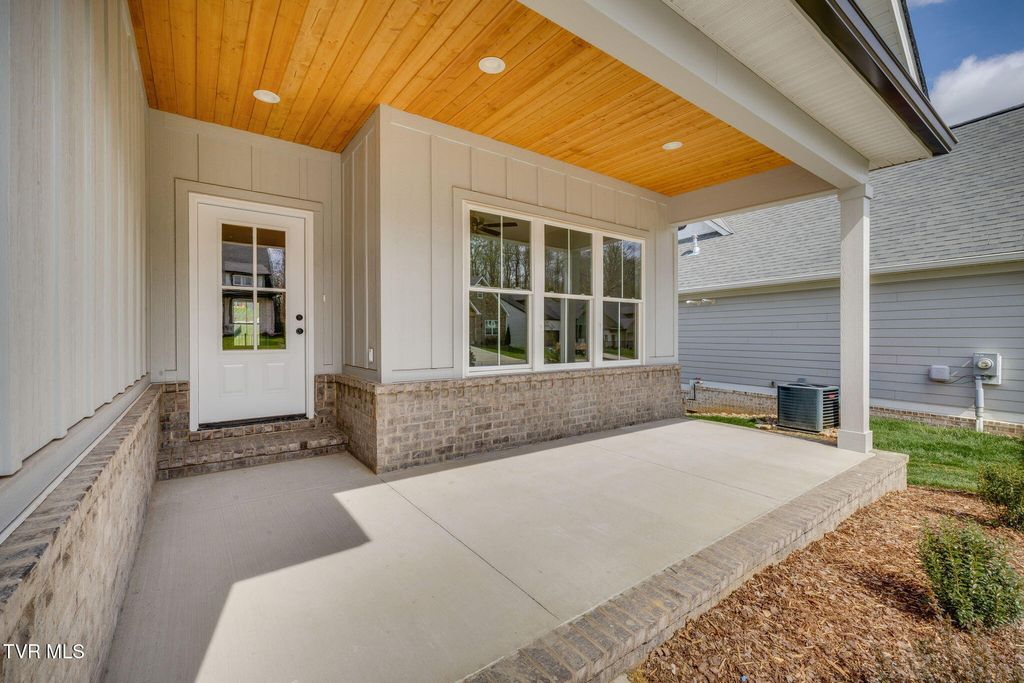 Photo of 266 Winston Place, Johnson City, TN 37615 (MLS # 9993252)