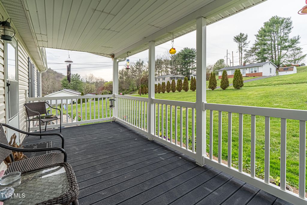 Photo of 18160 Ridgeview Drive, Abingdon, VA 24211 (MLS # 9993373)