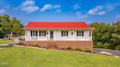 Homes For Sale - 161 Phipps Street<br/> Surgoinsville, TN 37873