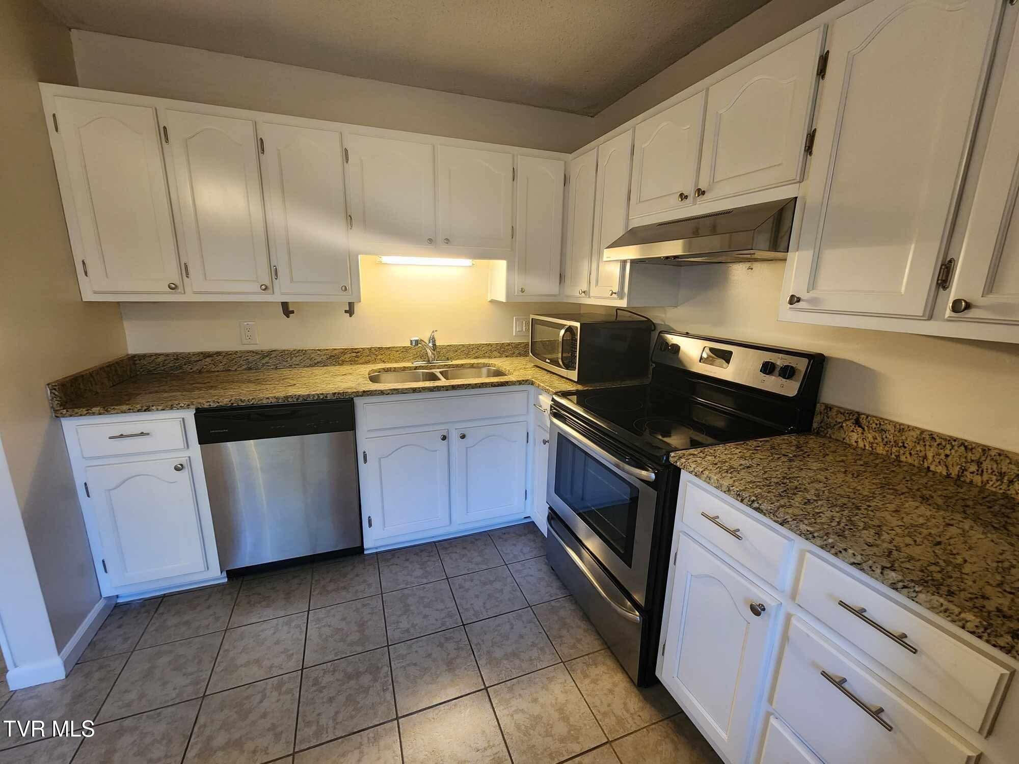1552 Colony Park Drive, Johnson City, Tennessee image 6