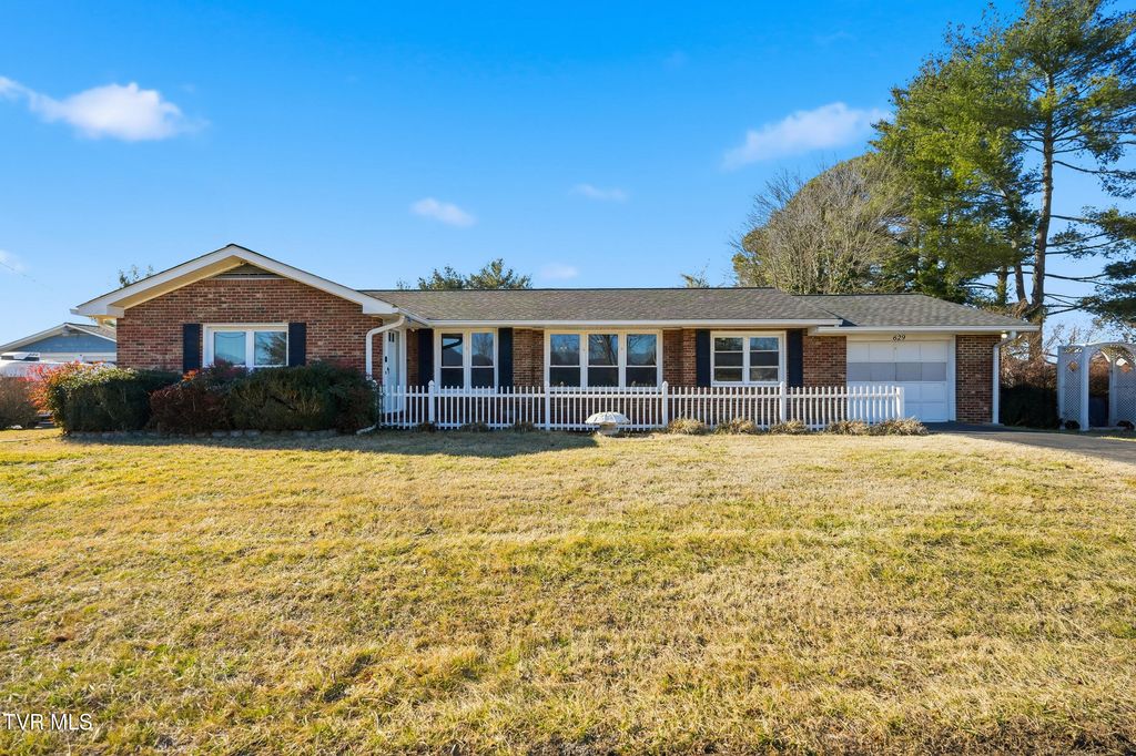 Photo of 629 Old Embreeville Road, Jonesborough, TN 37659 (MLS # 9991265)