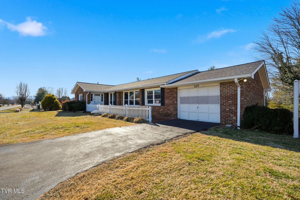 Photo of 629 Old Embreeville Road, Jonesborough, TN 37659 (MLS # 9991265)