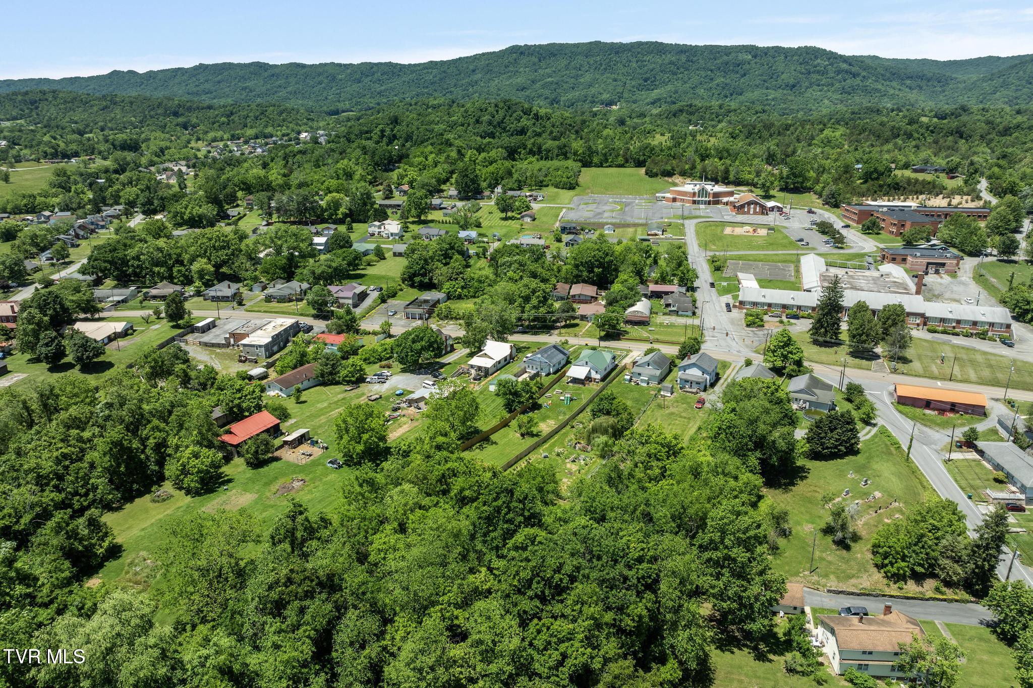 4217 Sullivan Gardens Drive, Kingsport, Tennessee image 48