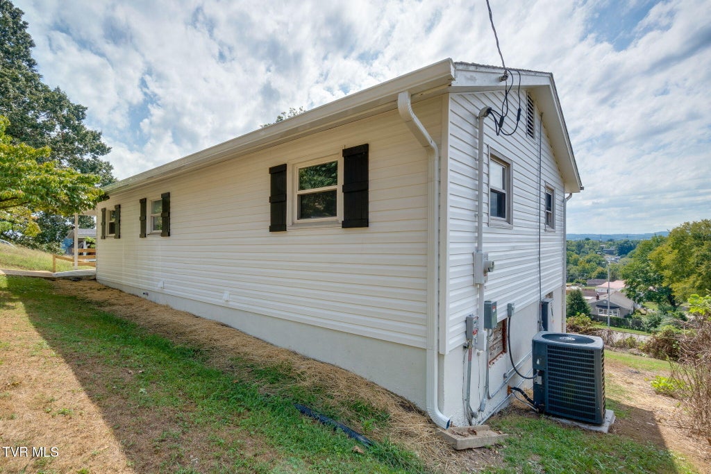 Photo of 546 Bays View Court, Kingsport, TN 37660 (MLS # 10000667)