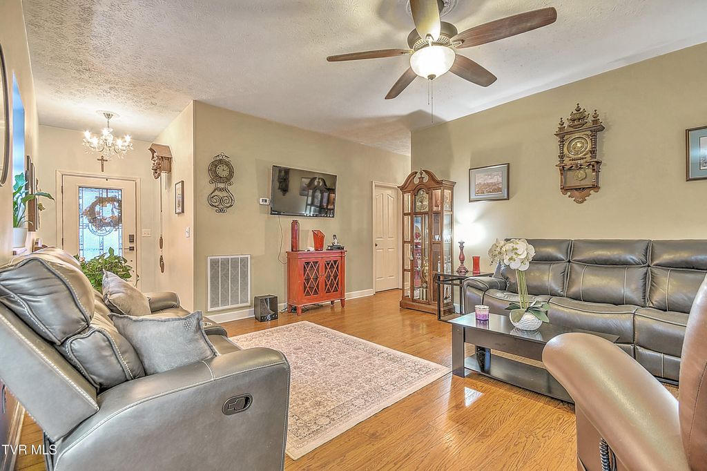 Photo of 1009 Cox Trail Place, Kingsport, TN 37660 (MLS # 9990961)