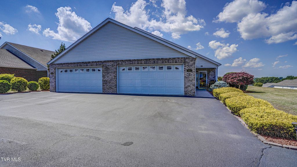 Photo of 1903 Ridgepine Road, Kingsport, TN 37660 (MLS # 9995729)