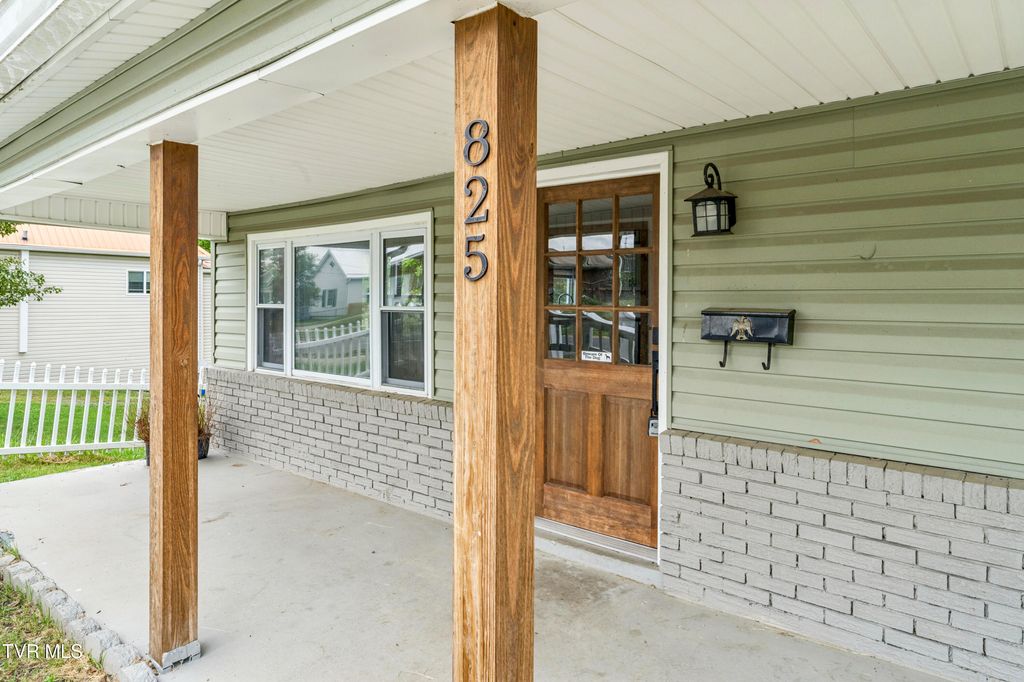 Photo of 825 5th Street, Bristol, TN 37620 (MLS # 9995957)