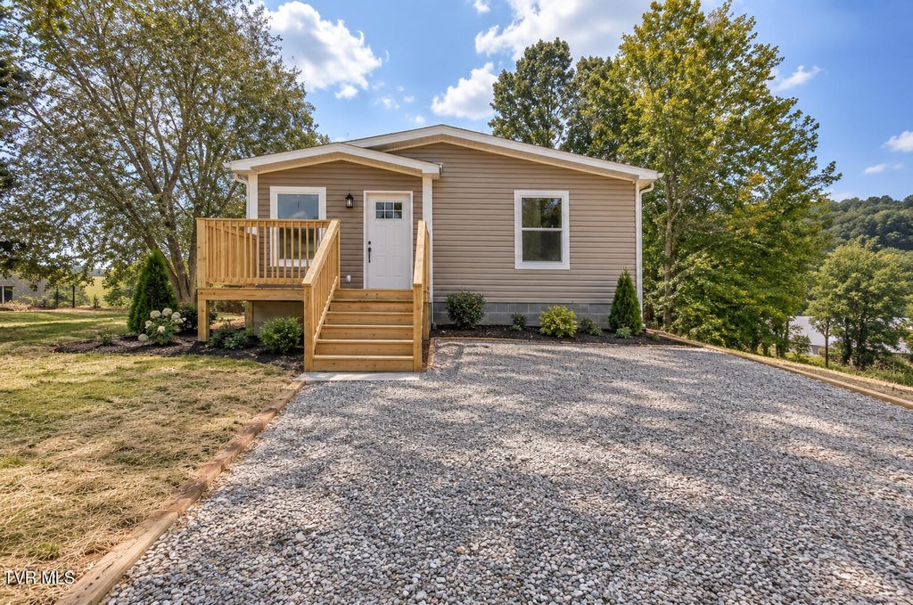 Photo of 400 Highland Meadows Drive, Blountville, TN 37617 (MLS # 10000844)