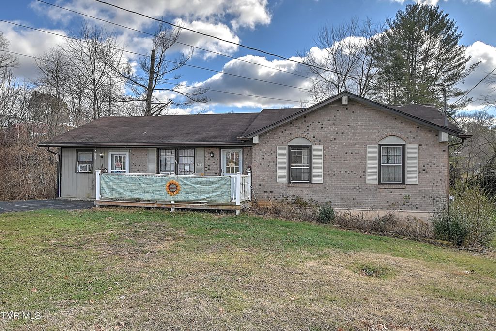 Photo of 465 Springfield Drive, Bristol, TN 37620 (MLS # 9989359)
