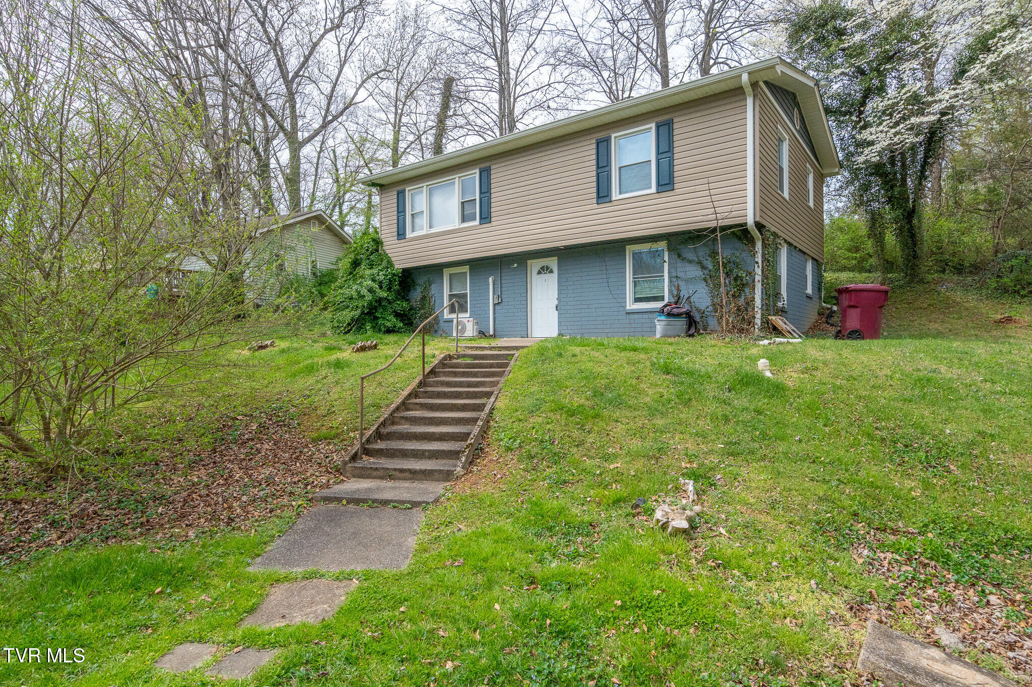 2305&2303 Abbott Drive