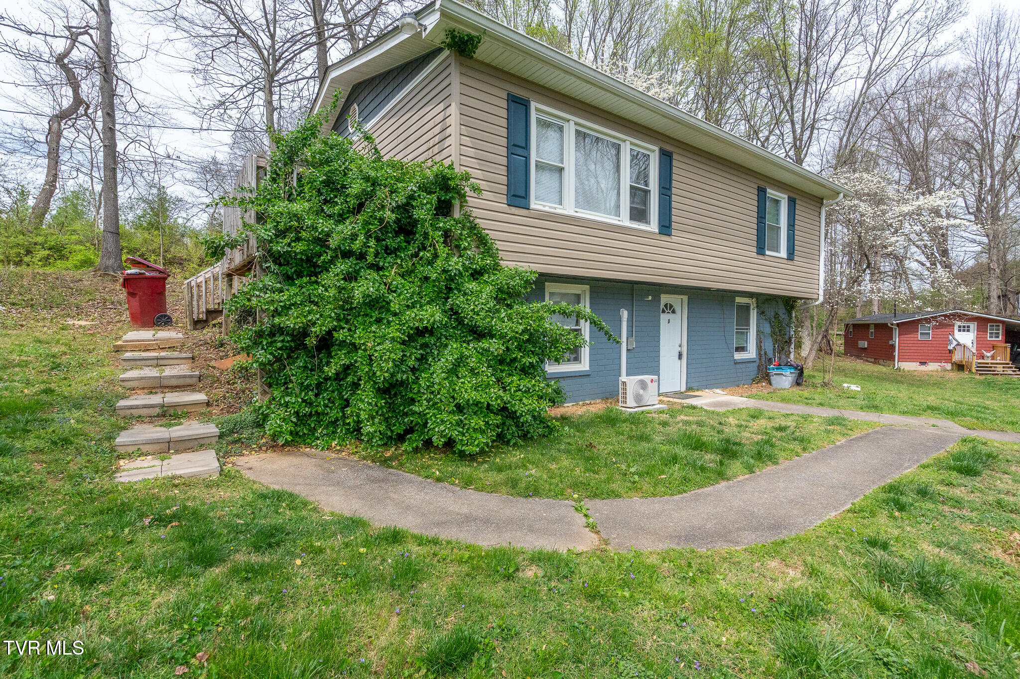 2305&2303 Abbott Drive