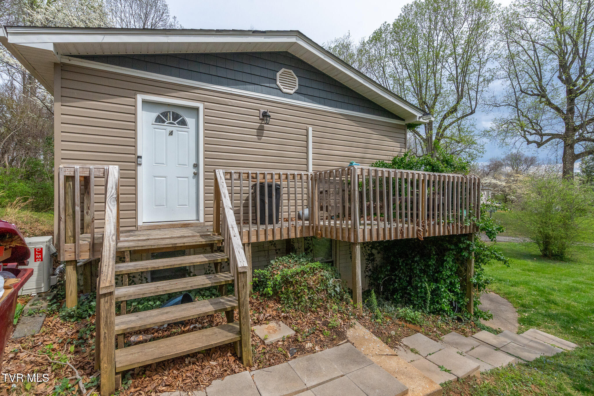 2305&2303 Abbott Drive