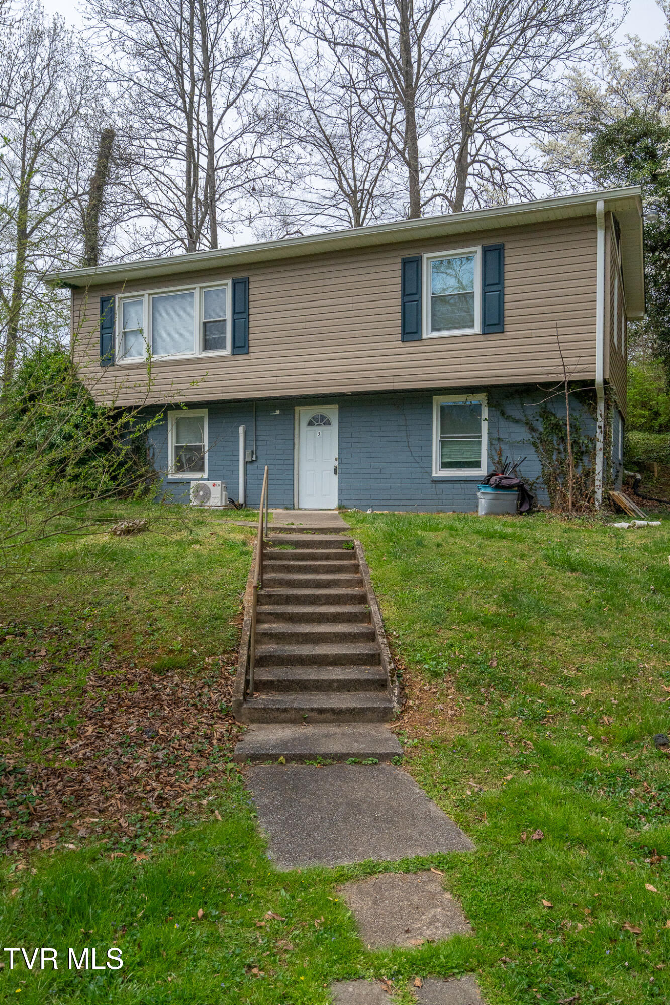 2305&2303 Abbott Drive