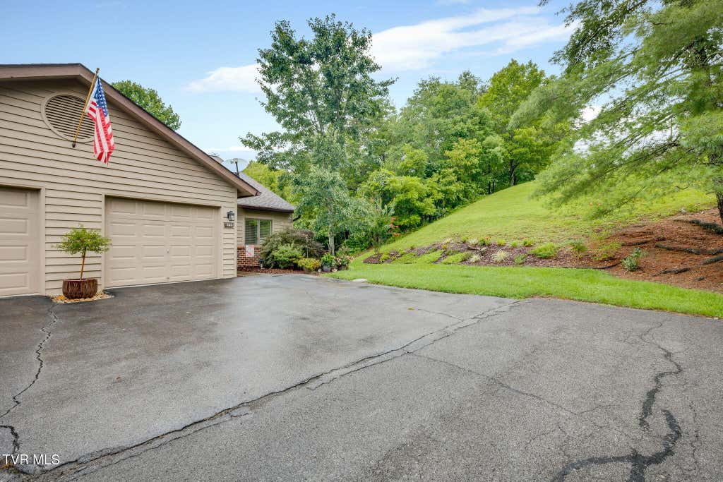 Photo of 265 Willowbend Place #265, Kingsport, TN 37660 (MLS # 9999713)