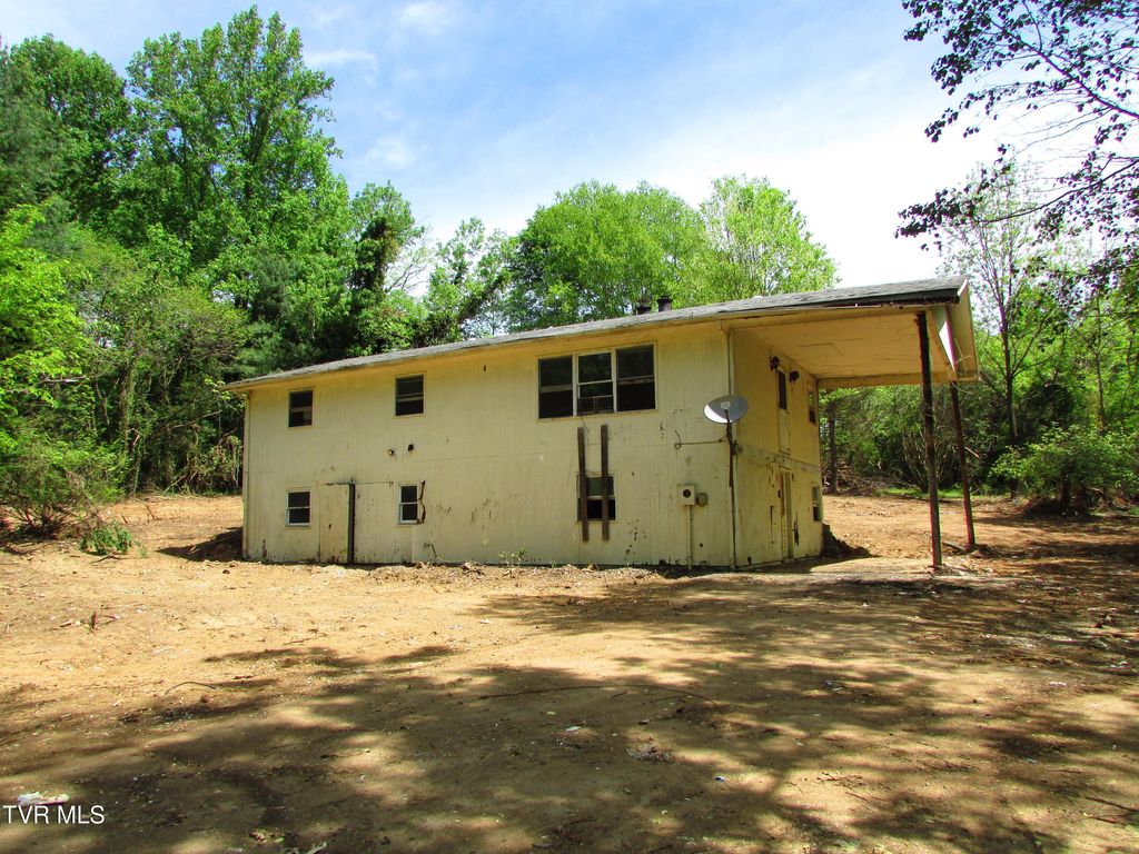 Photo of 853 TN-91, Elizabethton, TN 37643 (MLS # 9994524)