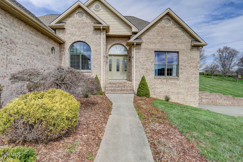 Photo of 213 Keeland Drive, Johnson City, TN 37615 (MLS # 9992651)