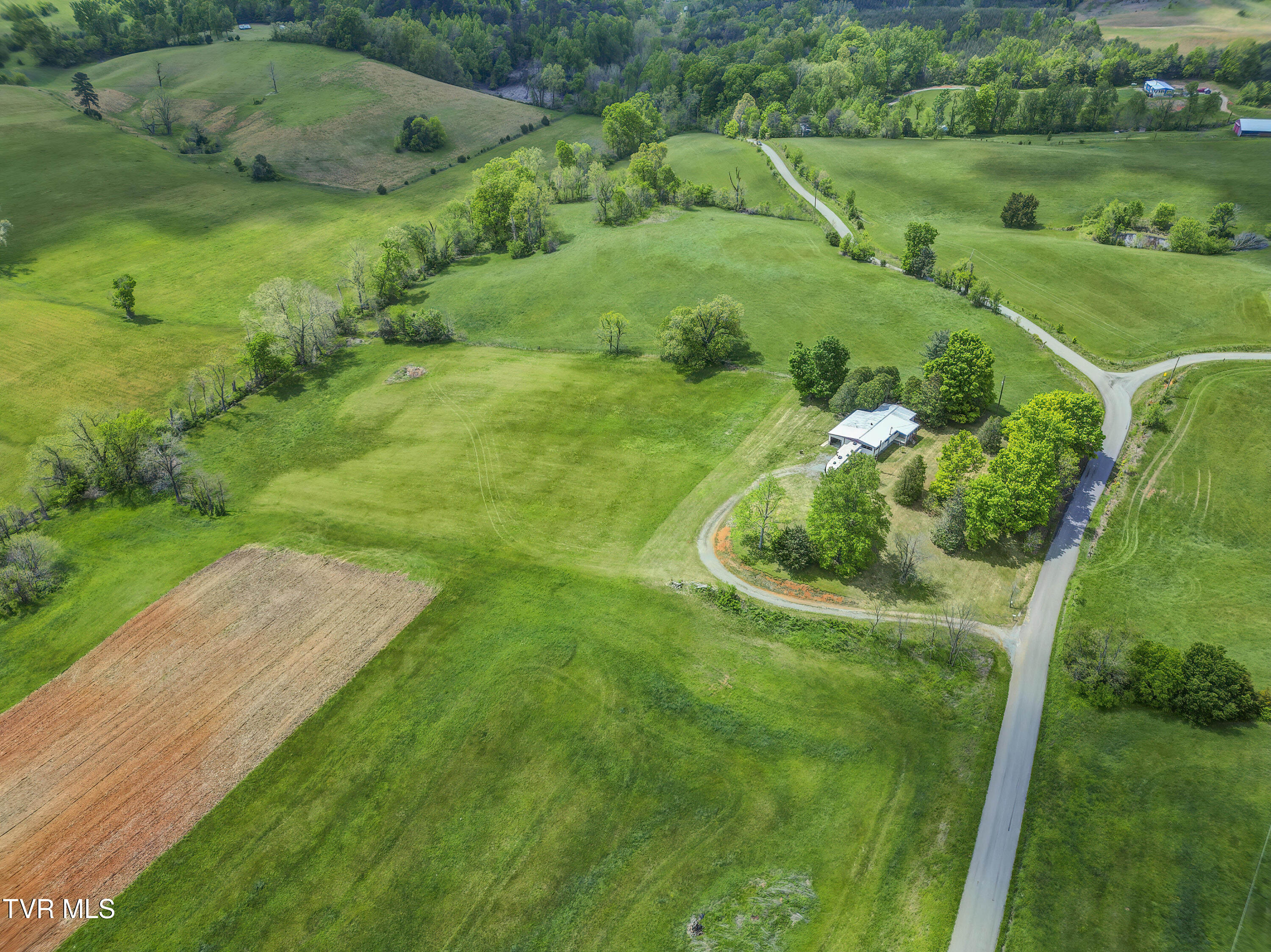 2665 Little Meadow Creek Road, Greeneville, Tennessee image 31