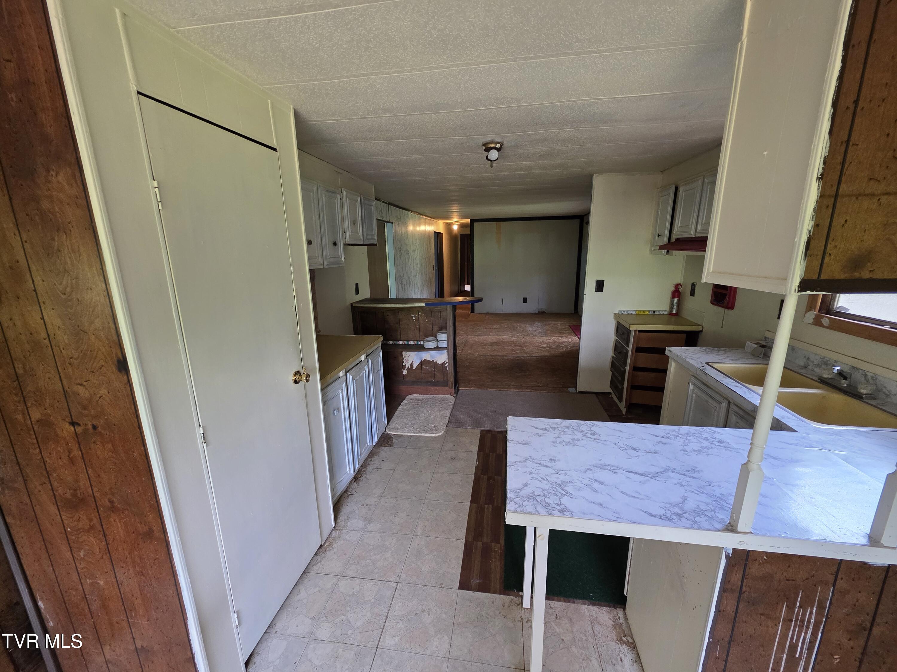 2665 Little Meadow Creek Road, Greeneville, Tennessee image 11