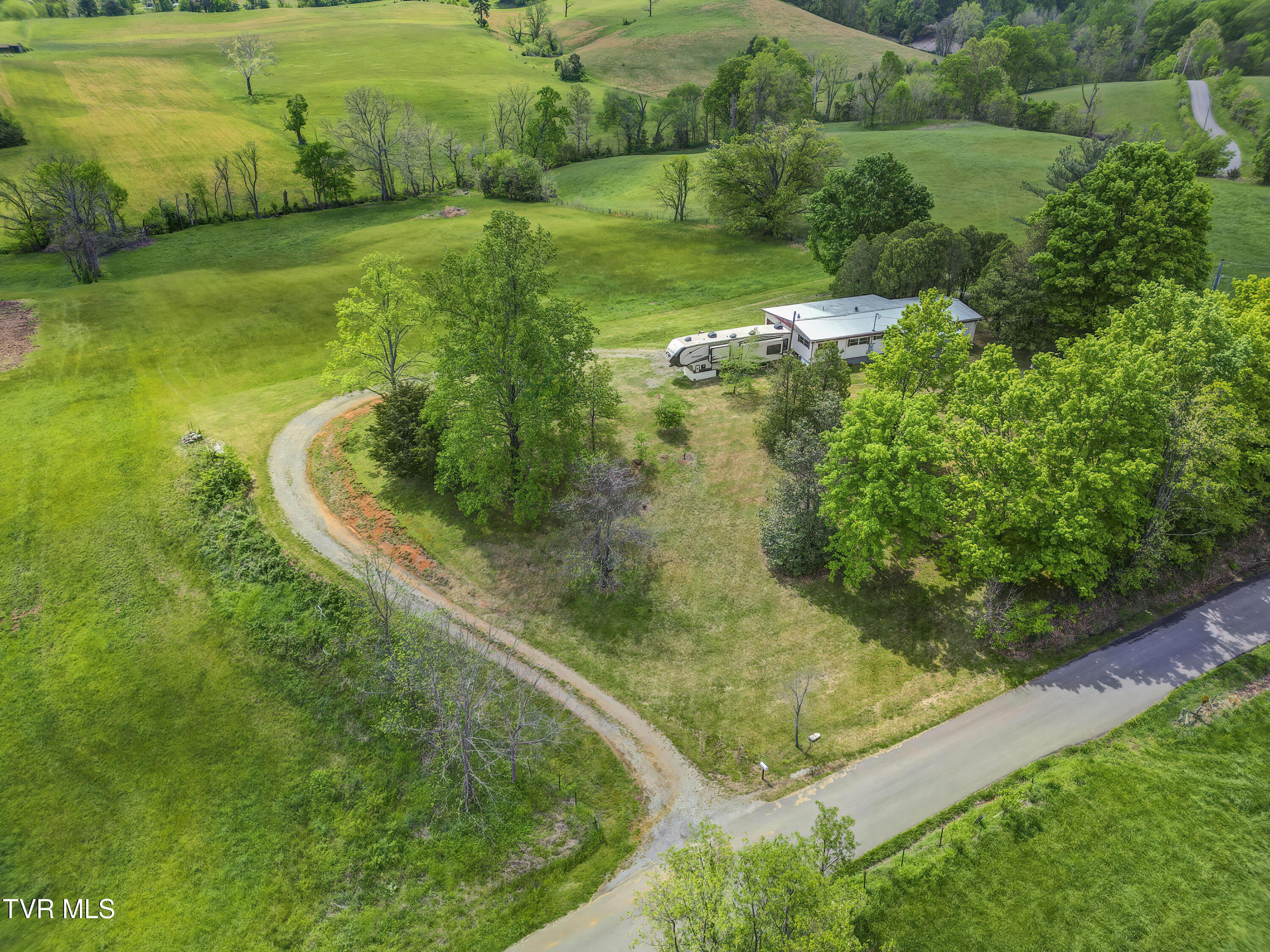 2665 Little Meadow Creek Road, Greeneville, Tennessee image 30