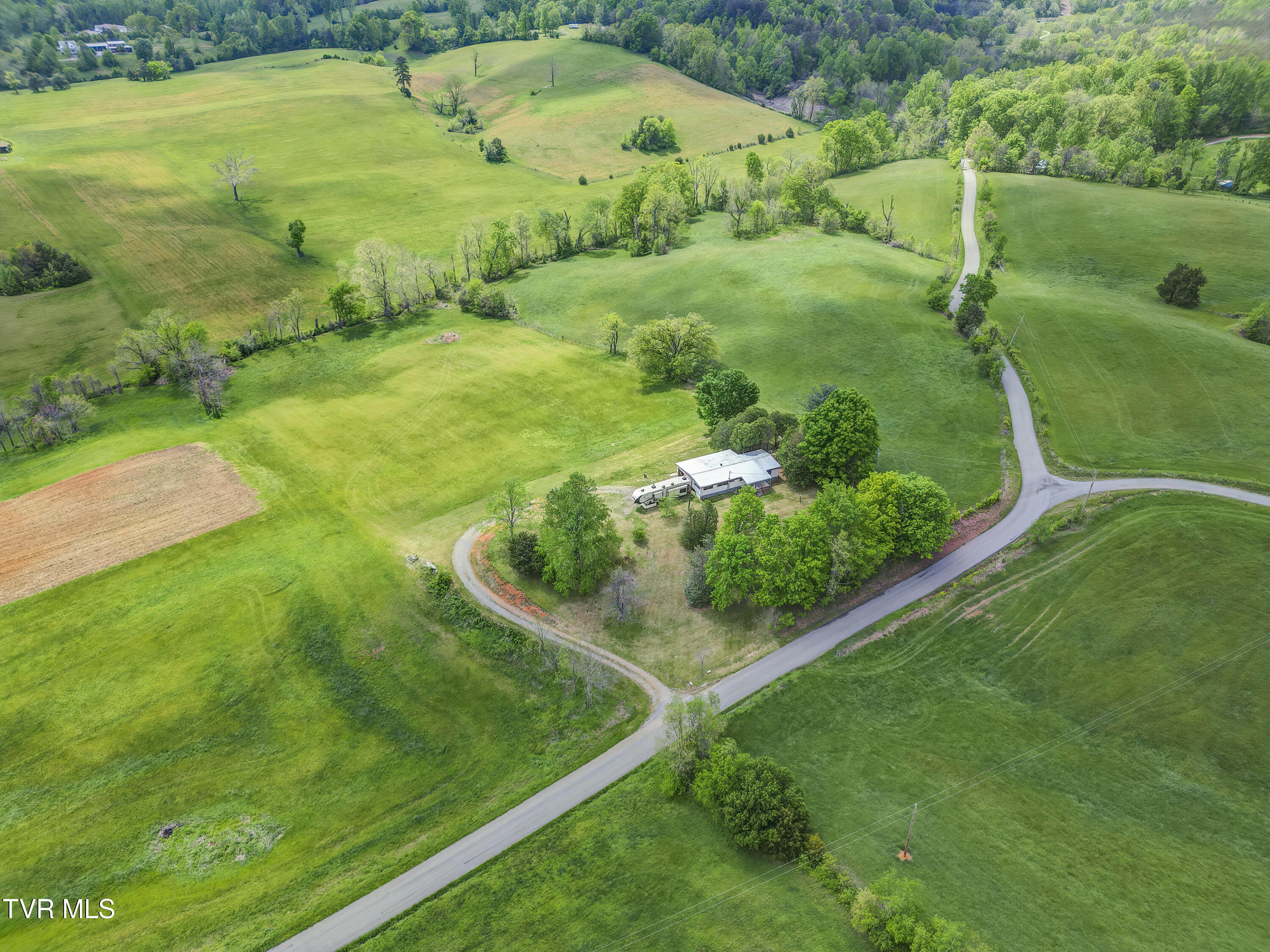 2665 Little Meadow Creek Road, Greeneville, Tennessee image 32