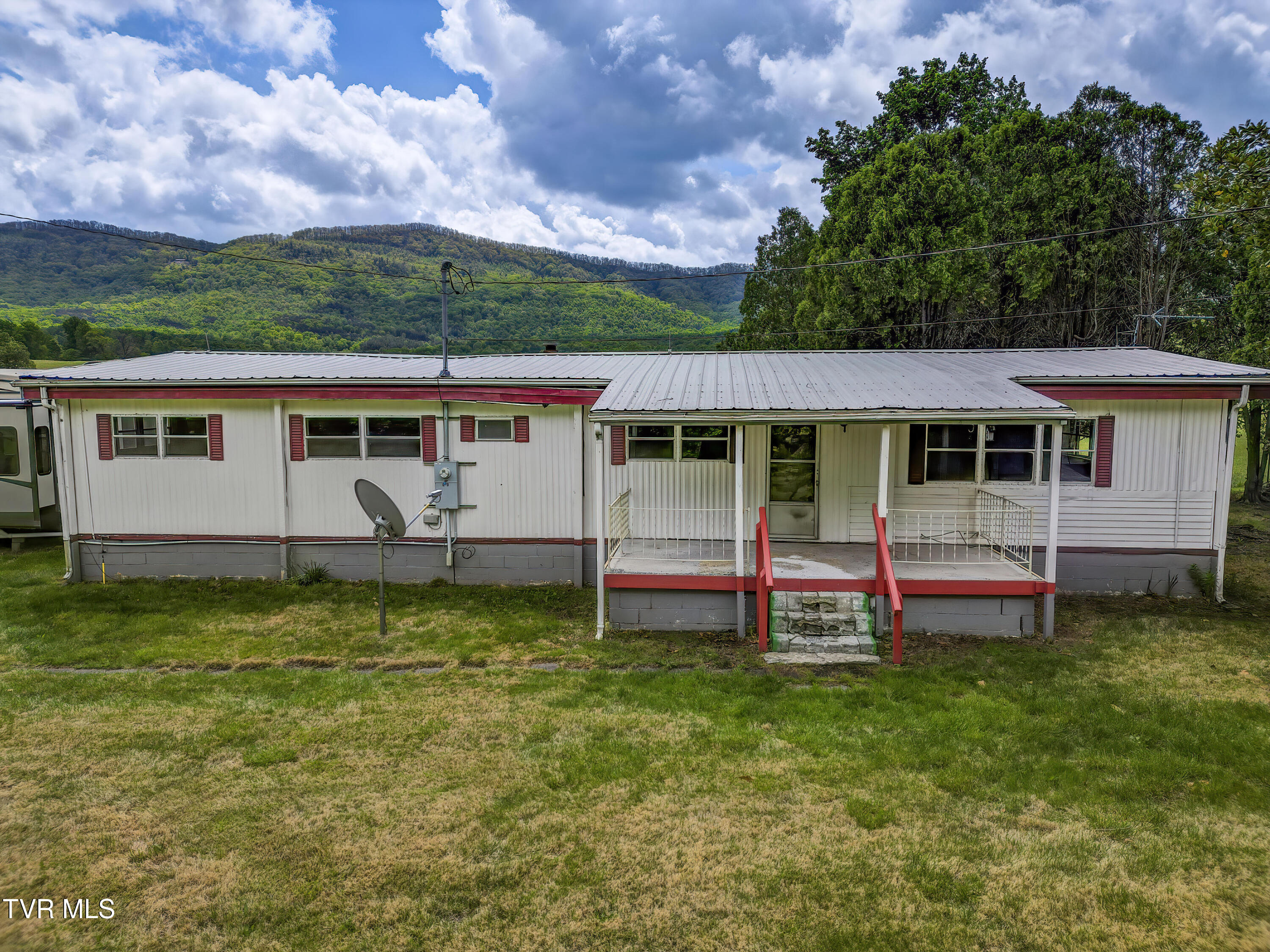 2665 Little Meadow Creek Road, Greeneville, Tennessee image 1
