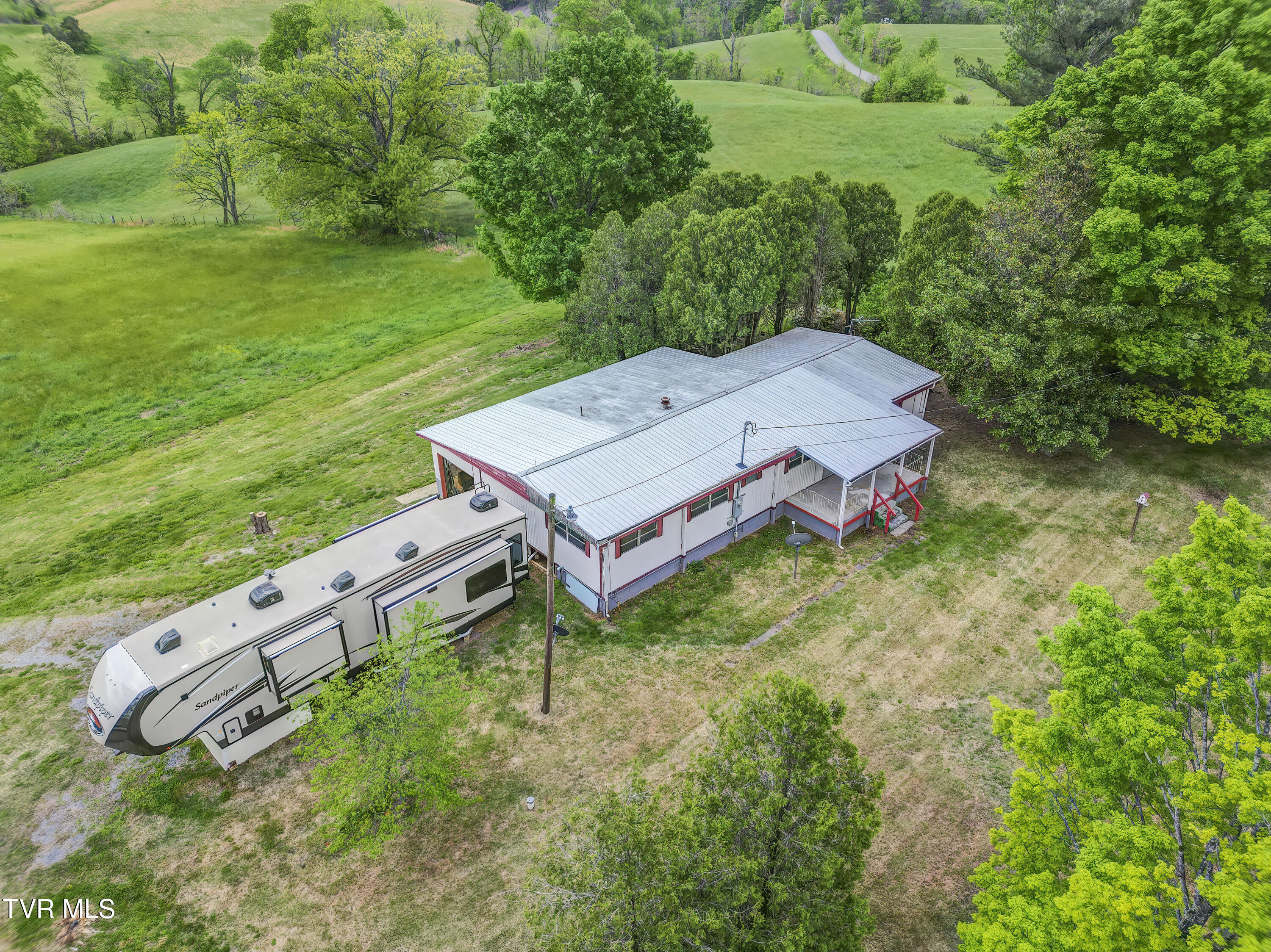2665 Little Meadow Creek Road, Greeneville, Tennessee image 28