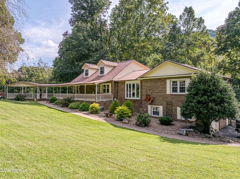 Homes For Sale - 16234 Moccasin Circle<br/> Washington County, Abingdon, VA 24210
