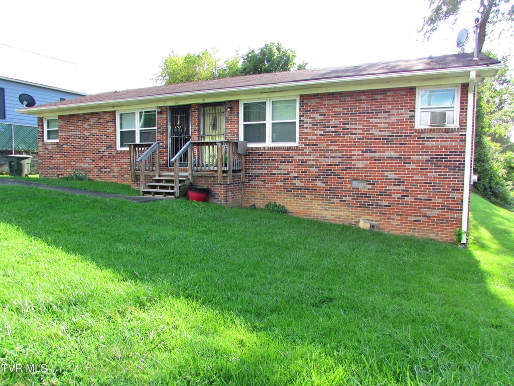 Photo of 205 Holston Avenue #2, Elizabethton, TN 37643 (MLS # 9999089)