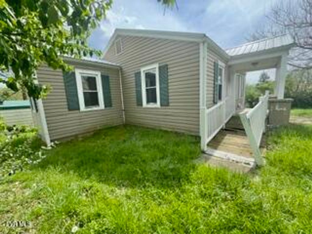 Photo of 127 Chapel Street, Greeneville, TN 37743 (MLS # 9993358)