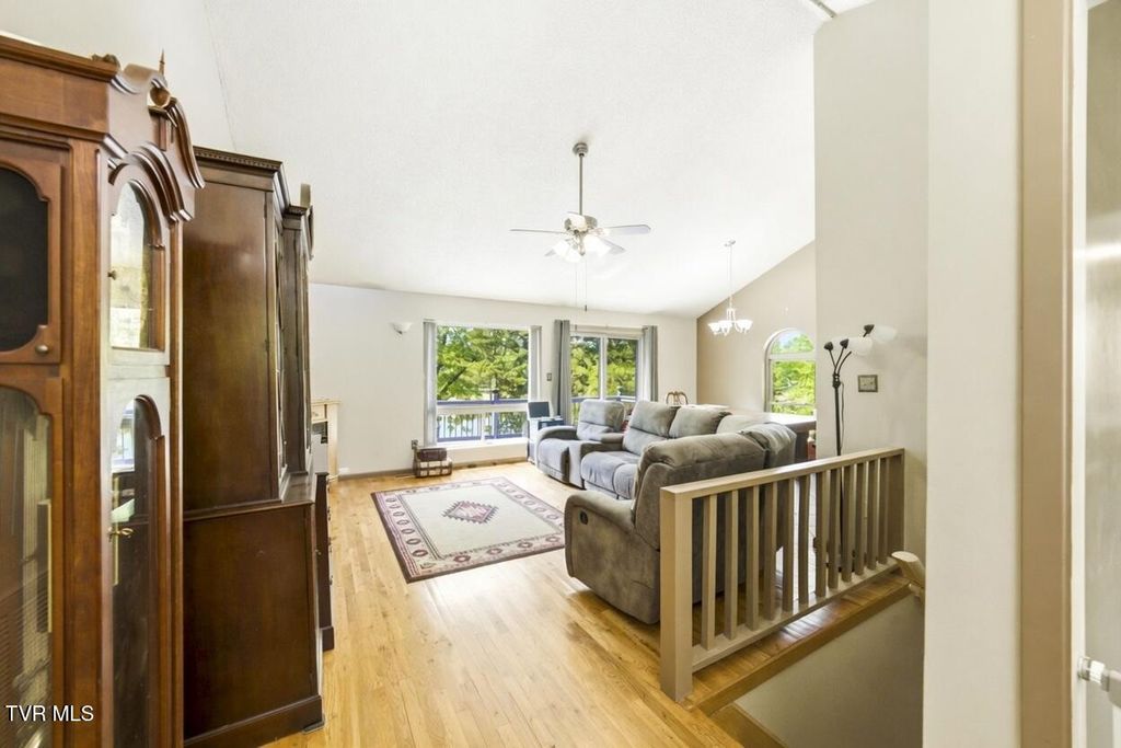 Photo of 997 Lake Ridge Drive, Dandridge, TN 37725 (MLS # 9995082)