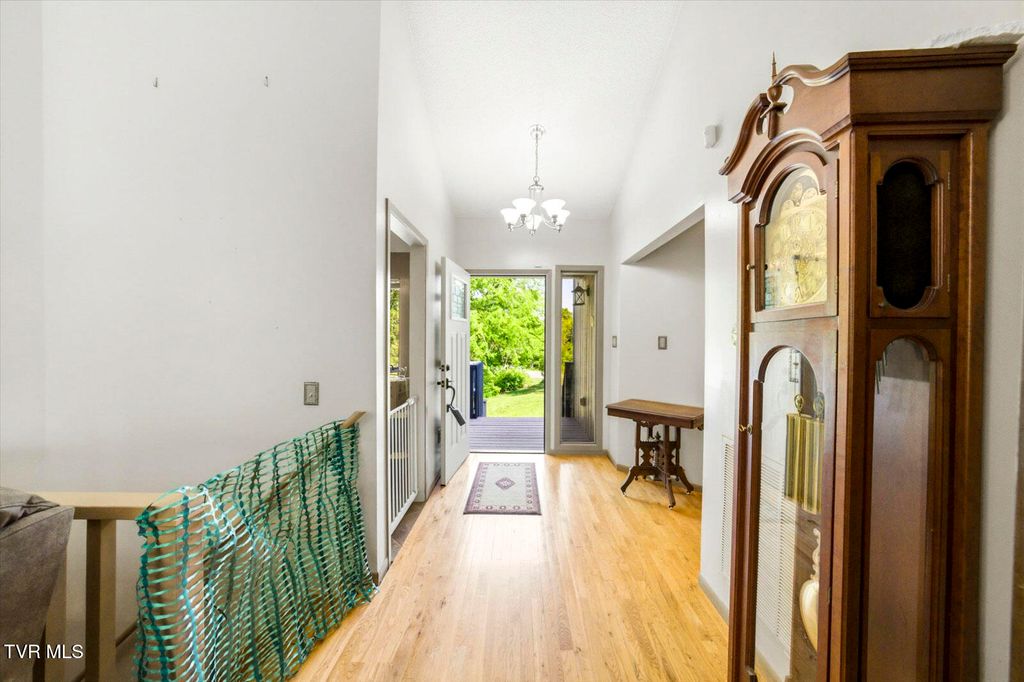 Photo of 997 Lake Ridge Drive, Dandridge, TN 37725 (MLS # 9995082)