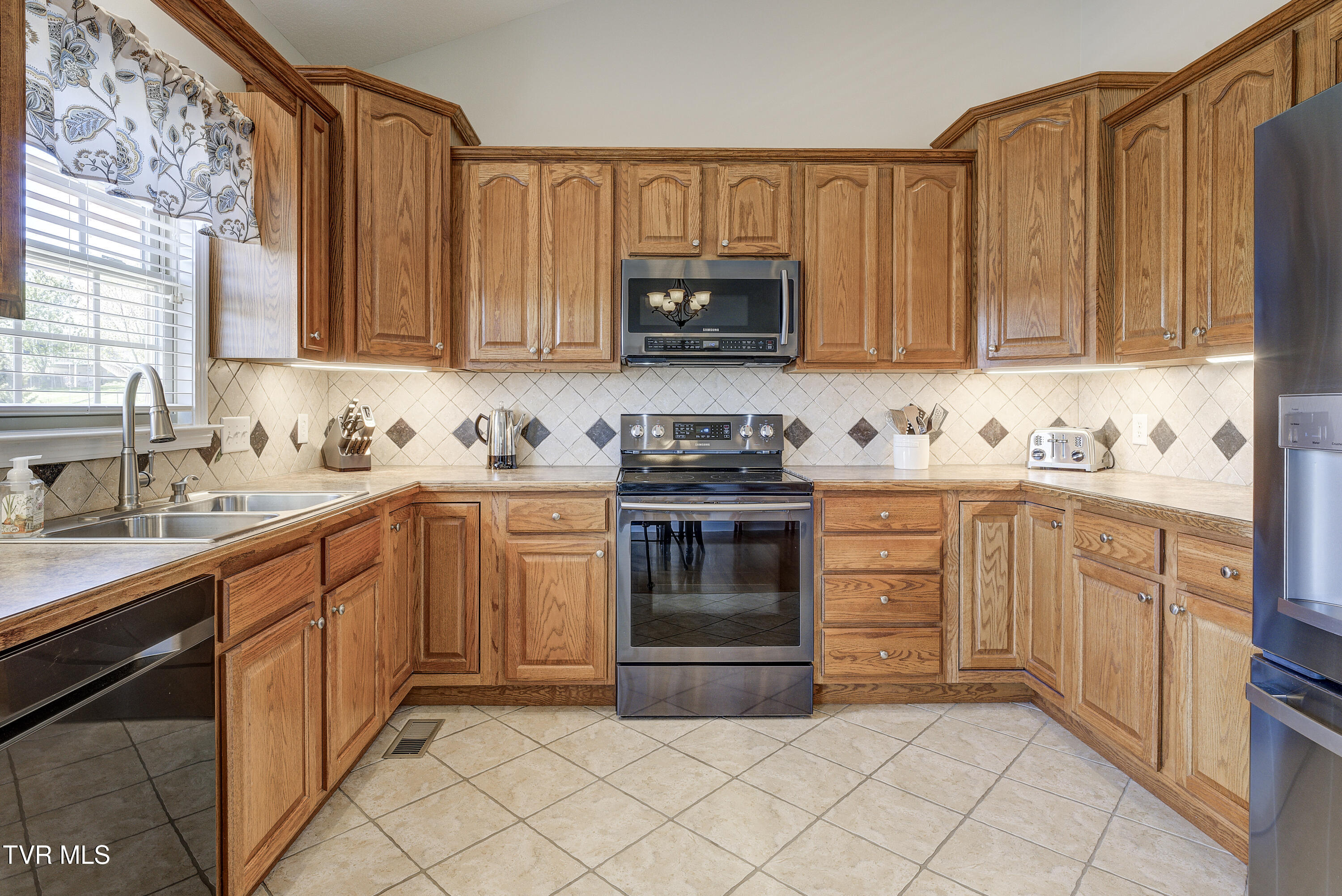 575 Sand Ridge Circle, Jonesborough, Tennessee image 11
