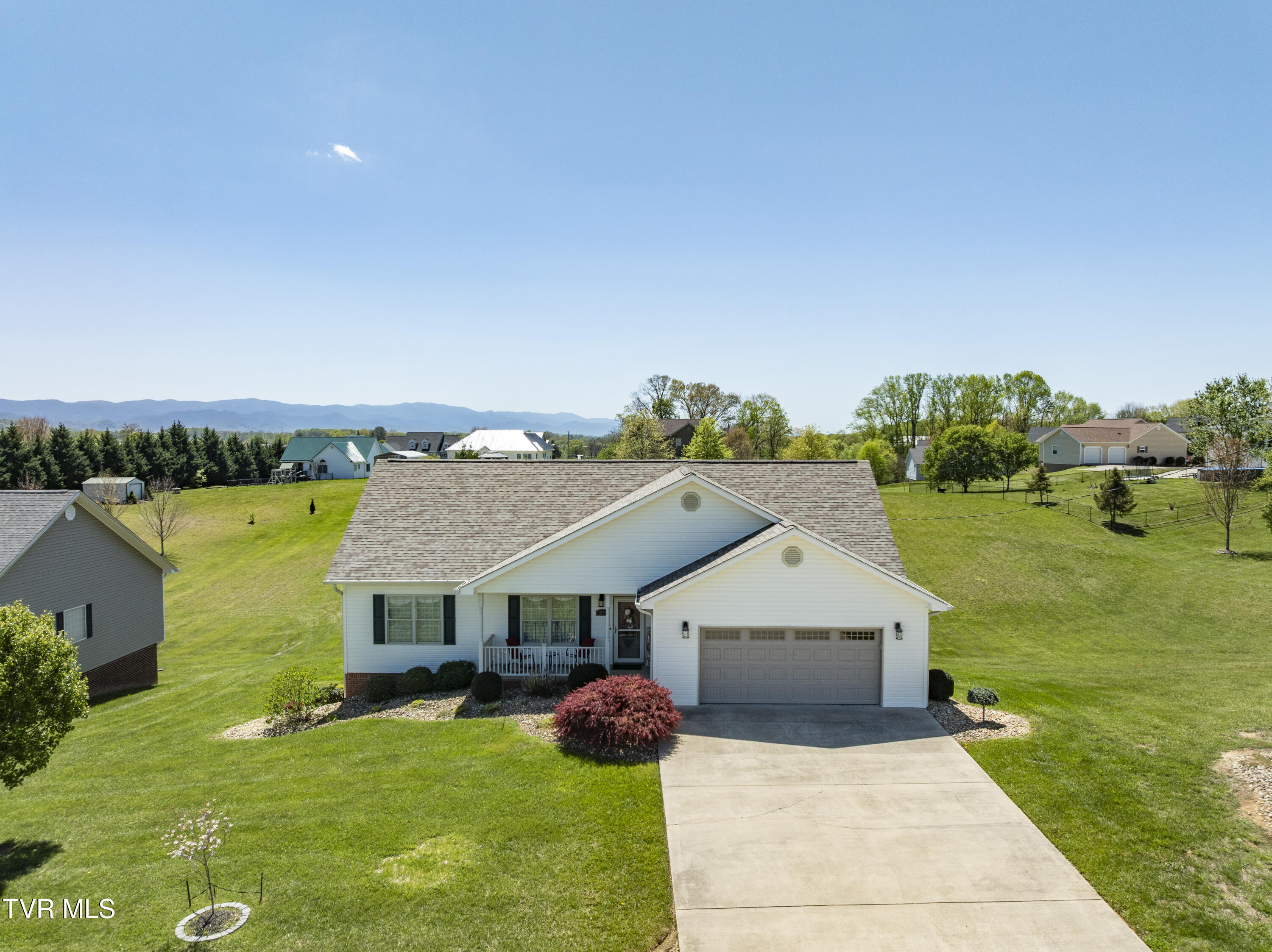 575 Sand Ridge Circle, Jonesborough, Tennessee image 2