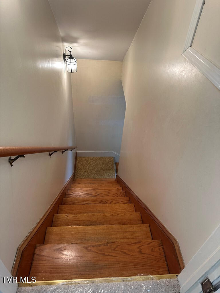 279 Alfalfa Field, Cedar Bluff, Virginia image 38