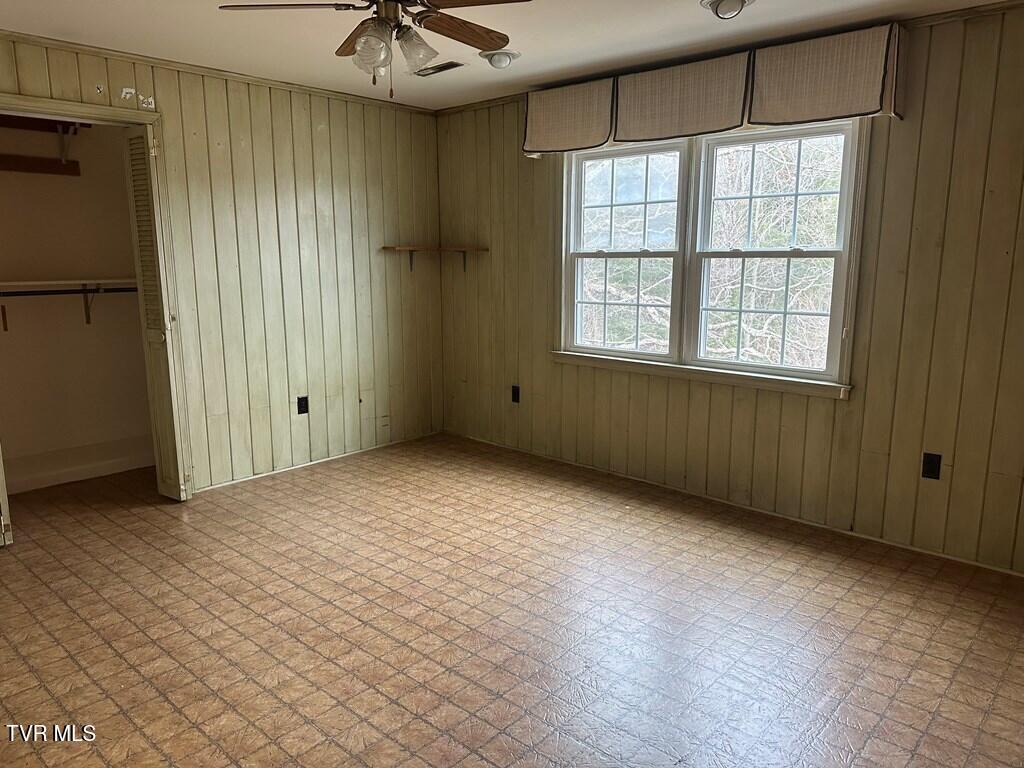 279 Alfalfa Field, Cedar Bluff, Virginia image 37