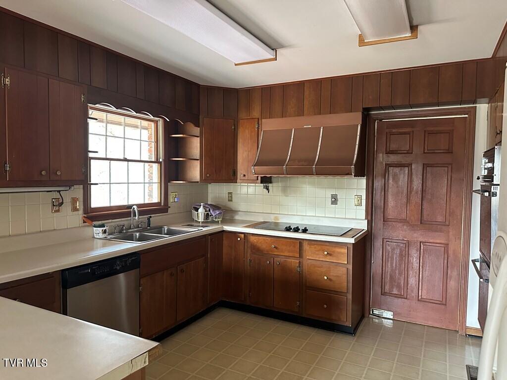 279 Alfalfa Field, Cedar Bluff, Virginia image 17