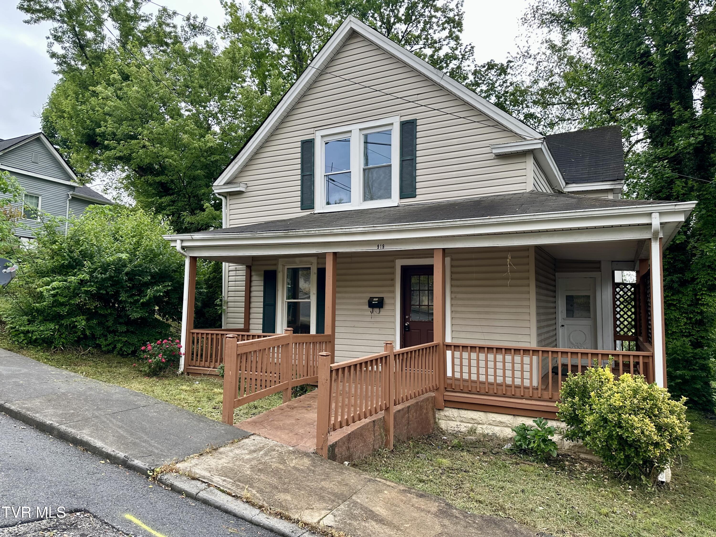 919 Russell Street, Bristol, Virginia image 3