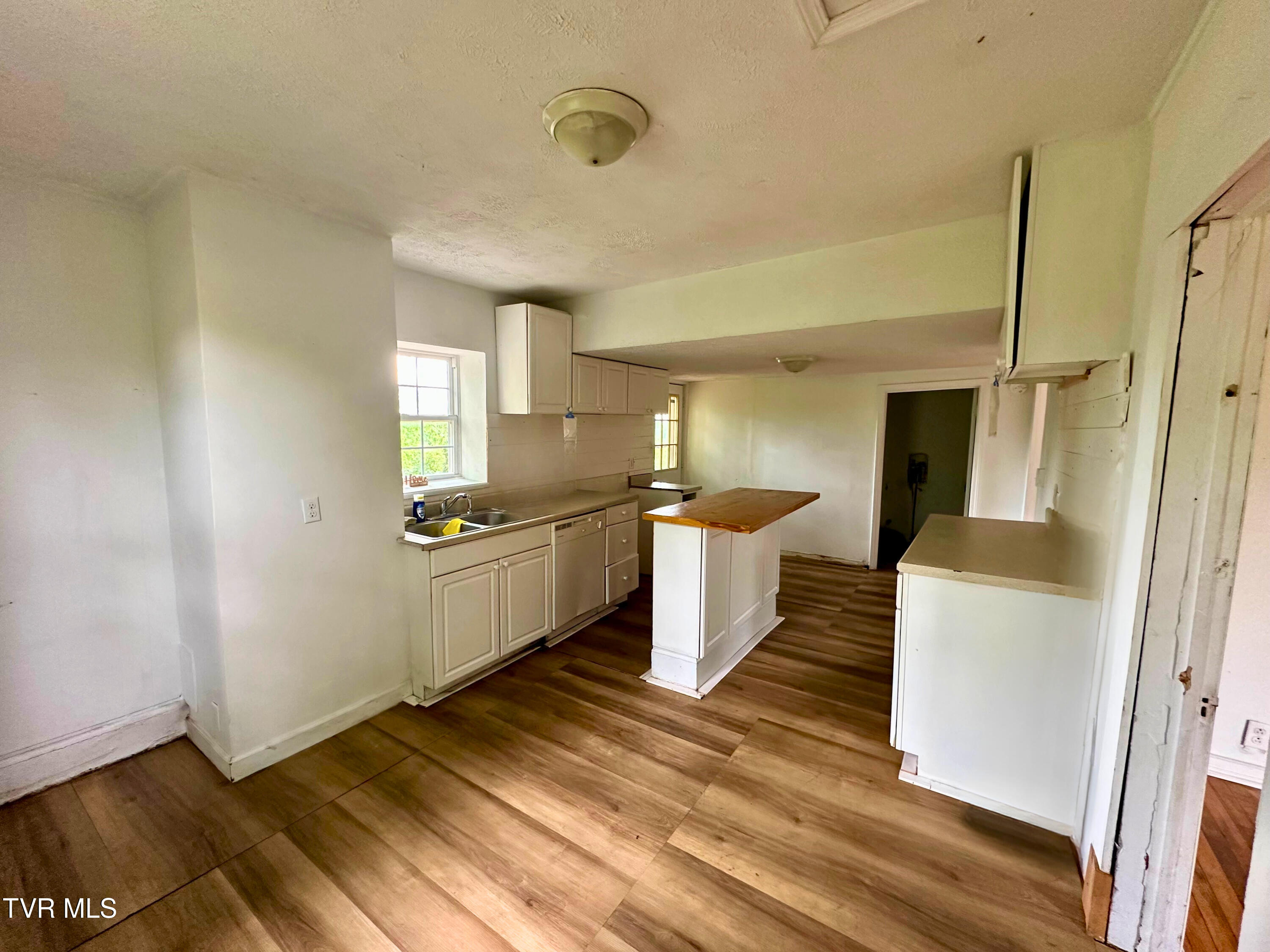 919 Russell Street, Bristol, Virginia image 13