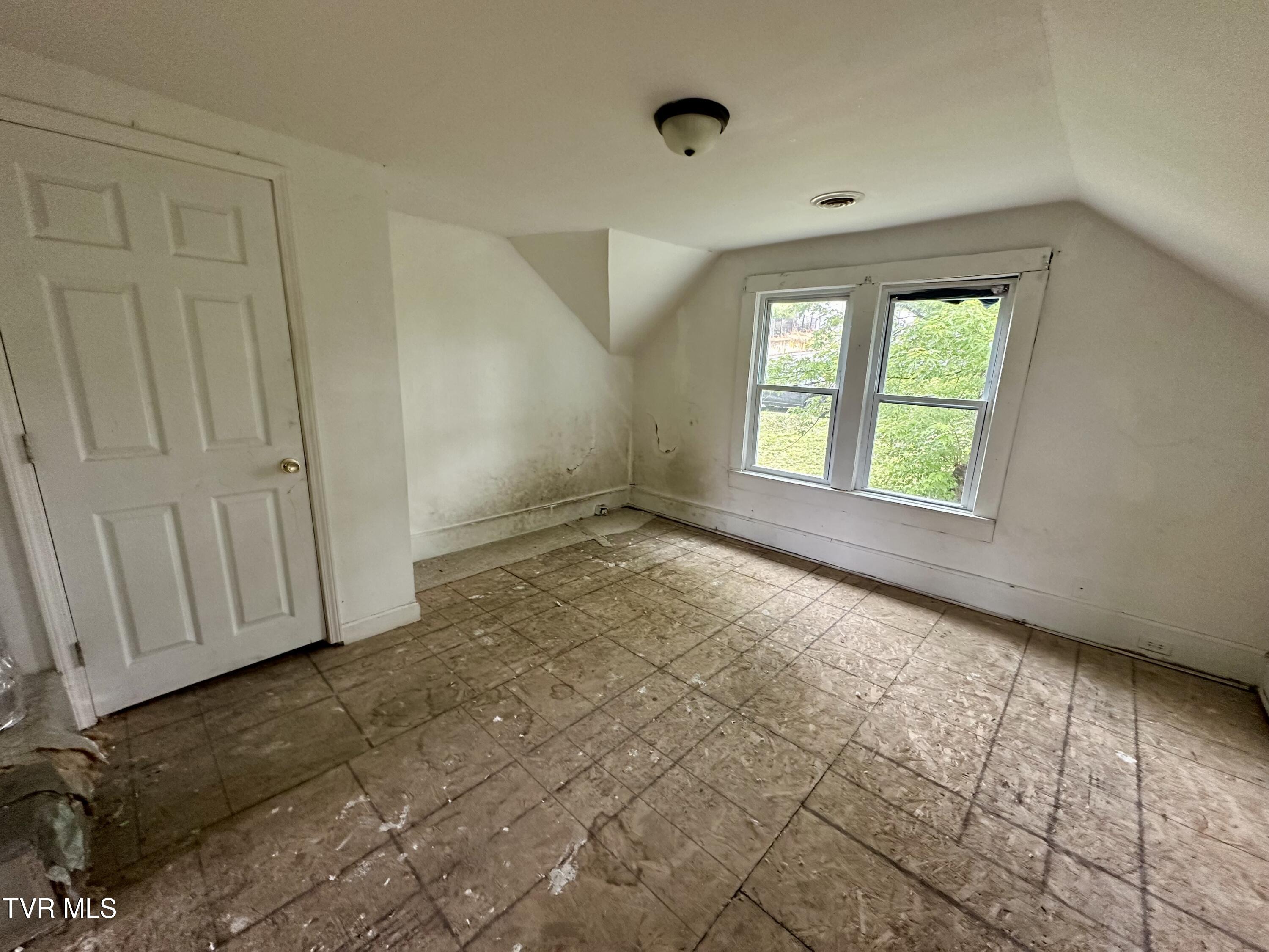 919 Russell Street, Bristol, Virginia image 22