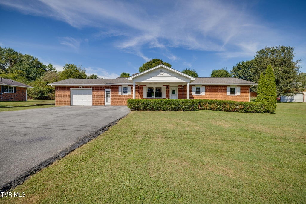Photo of 3713 Bluefield Drive, Johnson City, TN 37601 (MLS # 10001664)