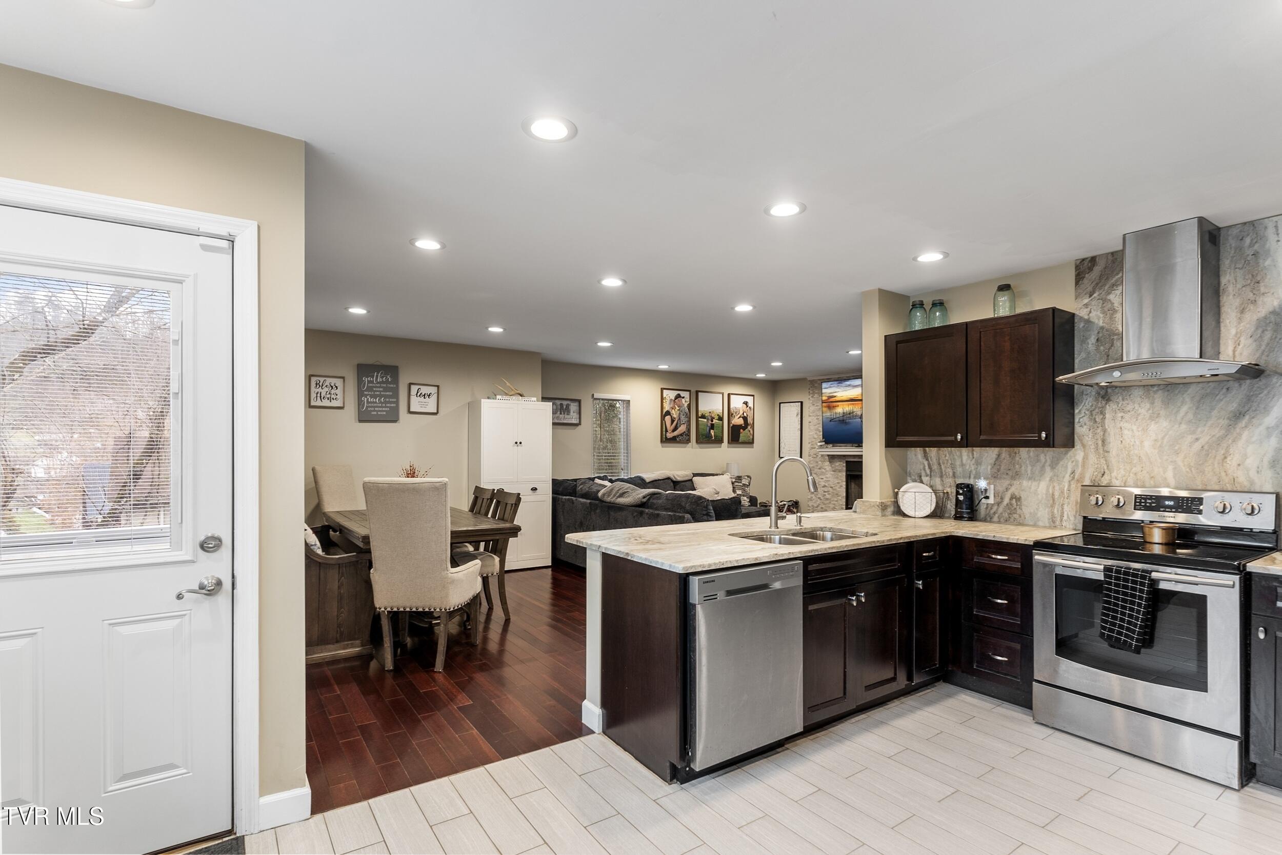 720 Ridge Avenue, Norton, Virginia image 16
