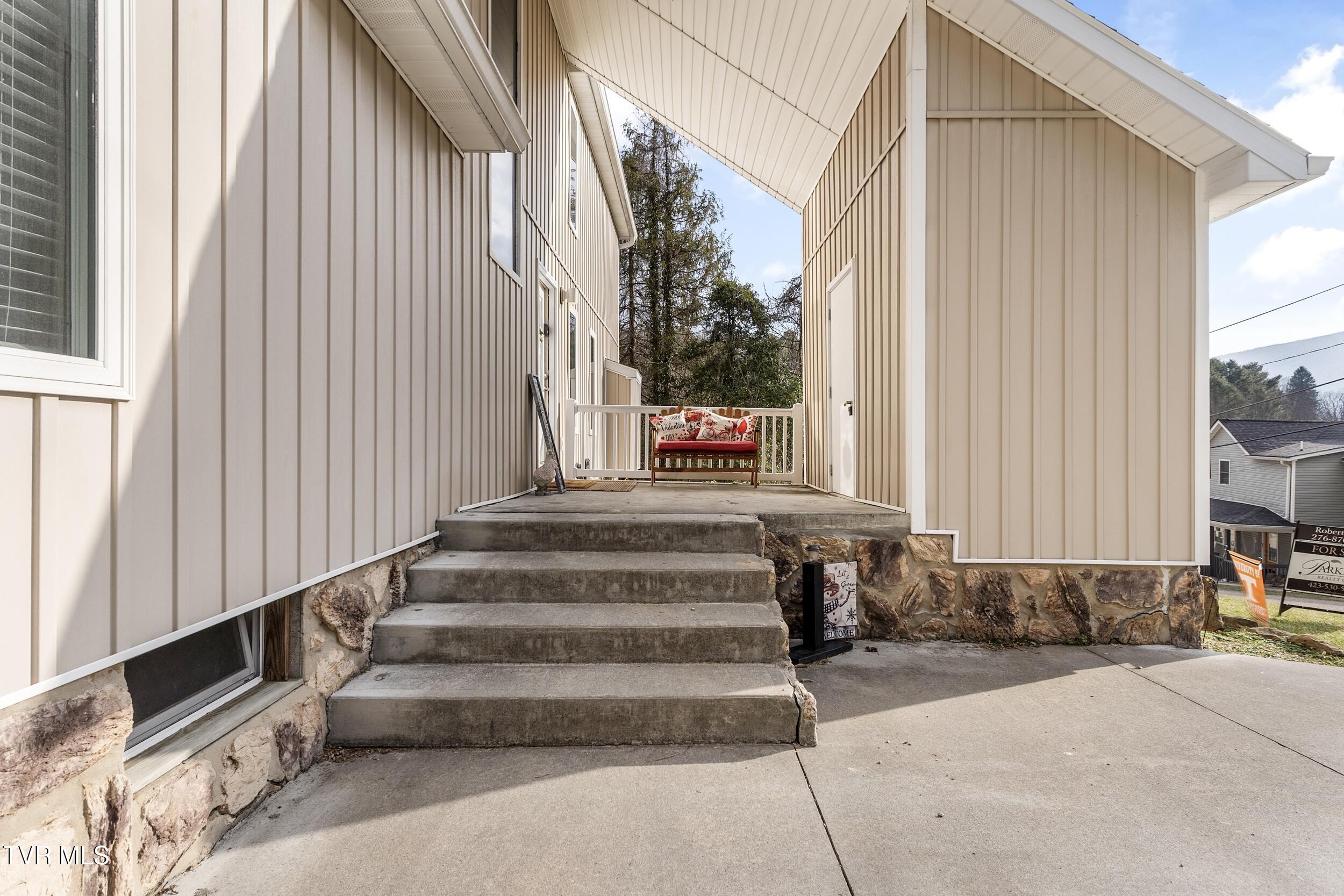 720 Ridge Avenue, Norton, Virginia image 5