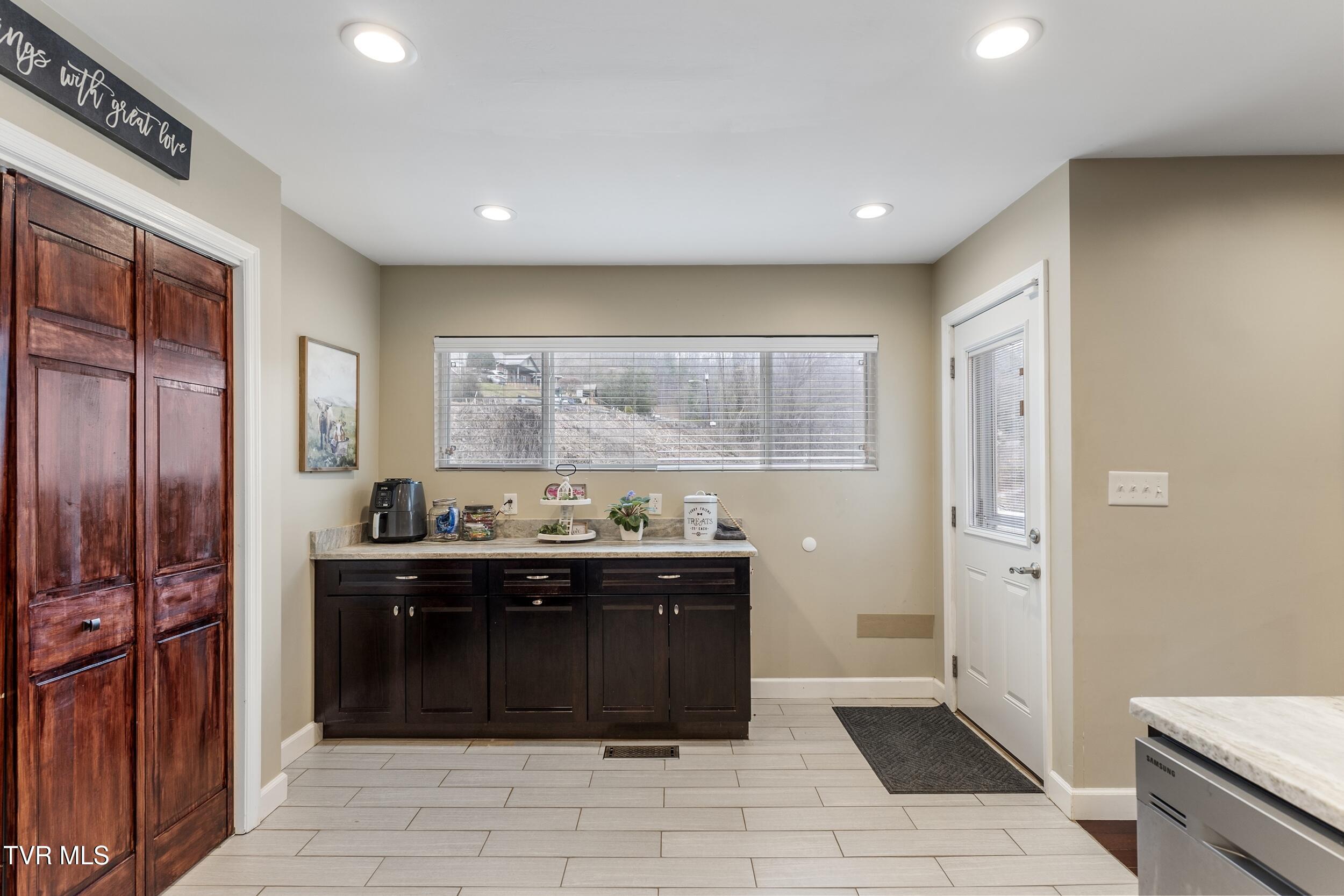 720 Ridge Avenue, Norton, Virginia image 15