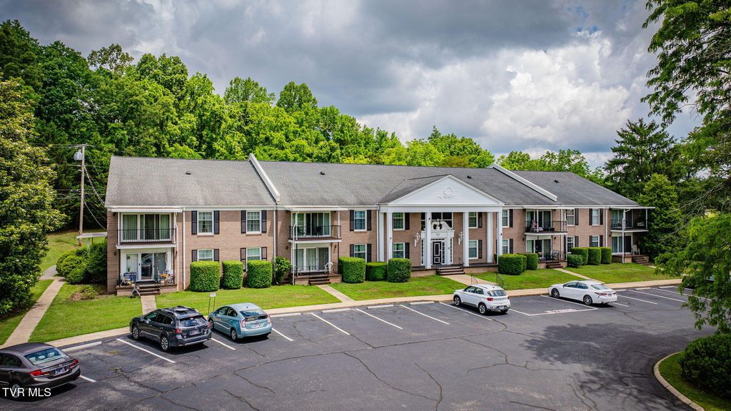 Photo of 202 University Parkway #8e, Johnson City, TN 37604 (MLS # 9996097)