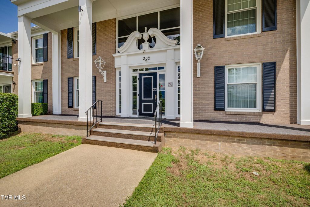 Photo of 202 University Parkway #8e, Johnson City, TN 37604 (MLS # 9996097)