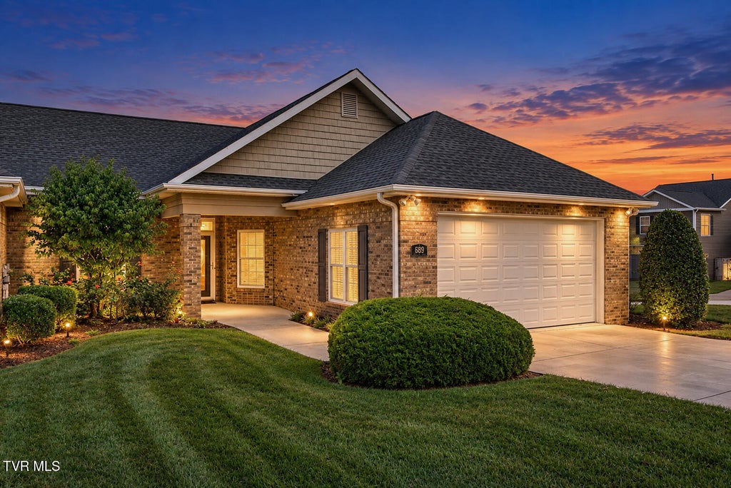 Photo of 689 Trillium Trail, Johnson City, TN 37604 (MLS # 10001175)