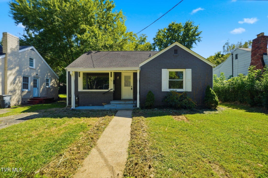 Photo of 1717 Washington Avenue, Kingsport, TN 37664 (MLS # 10001519)