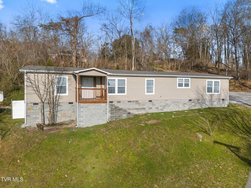 Photo of 311 Spring Street, Clinton, TN 37716 (MLS # 9990171)