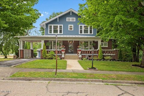 Photo of 834 Locust Street, Johnson City, TN 37604 (MLS # 9995838)